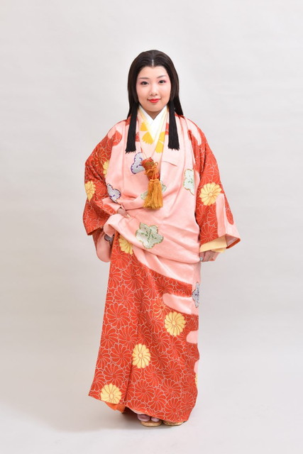 カテゴリーJの衣裳の画像